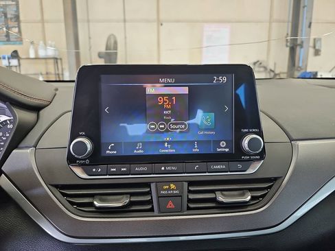 Used 2023 Nissan Altima 2.5 SR FWD image 20
