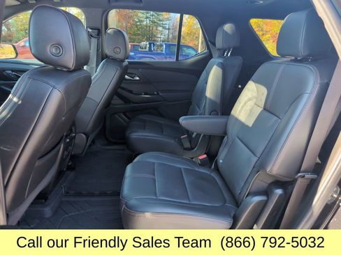 Used 2023 Chevrolet Traverse RS image 25