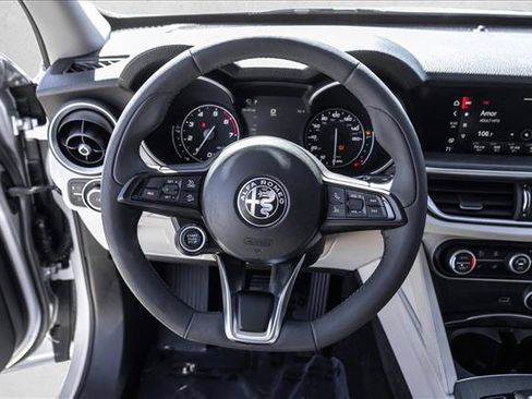Used 2020 Alfa Romeo Stelvio Ti AWD/4WD image 12