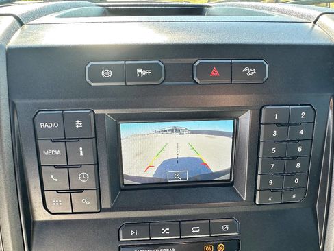 Used 2022 Ford F250 XL w/ Power Equipment Group image 29