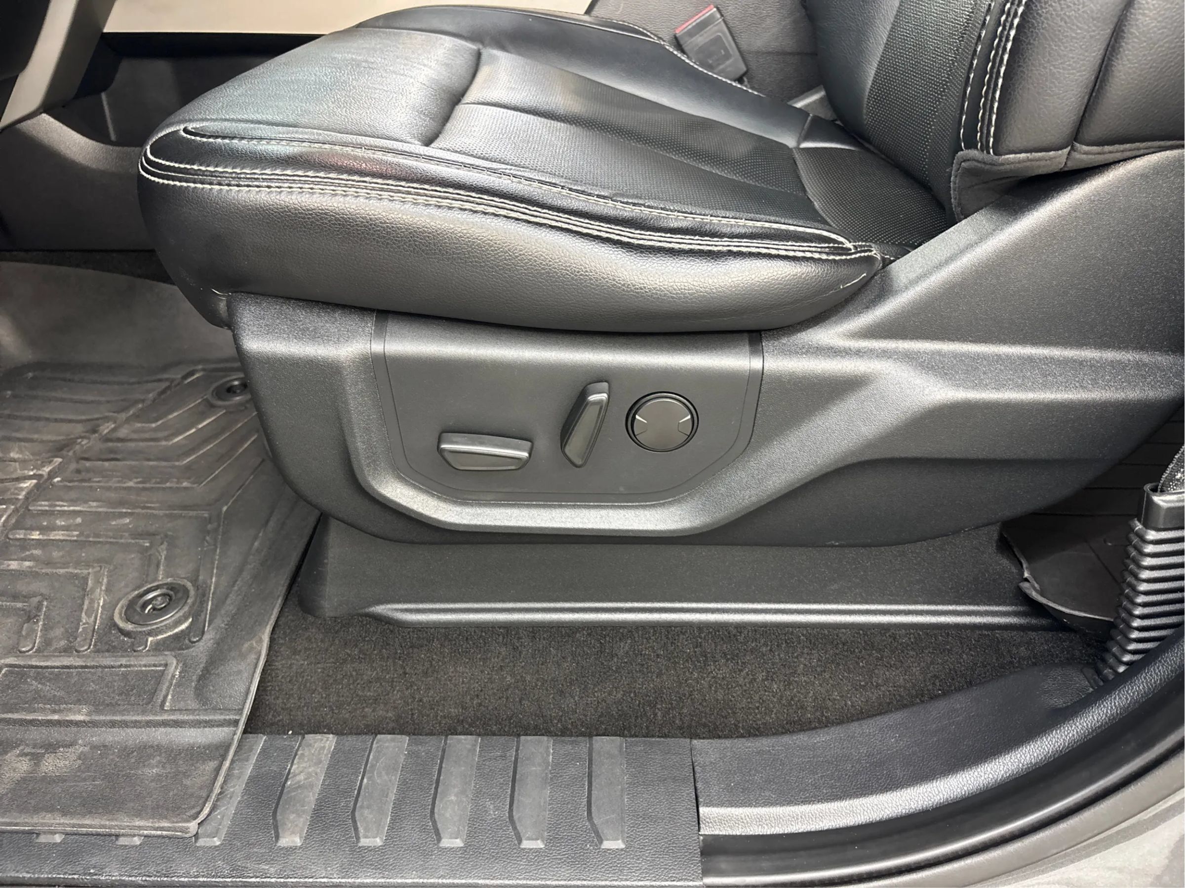 Used 2019 Ford F150 Lariat AWD/4WD image 24