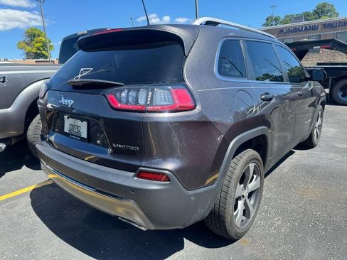 Used 2019 Jeep Cherokee Limited w/ Luxury Group FWD image 10