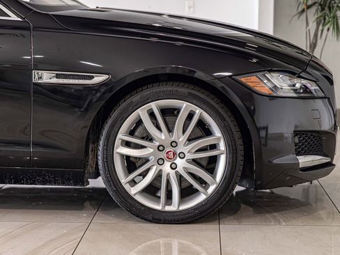 Used 2017 Jaguar XF Prestige AWD/4WD image 10