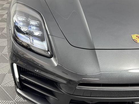 Used 2025 Porsche Panamera 4 image 11