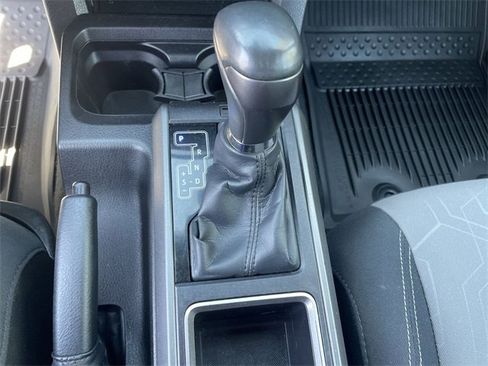 Used 2023 Toyota Tacoma TRD Off-Road image 15