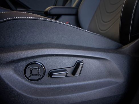 New 2026 Volkswagen Tiguan SE R-Line FWD image 25