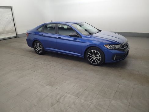 Used 2023 Volkswagen Jetta Sport image 11