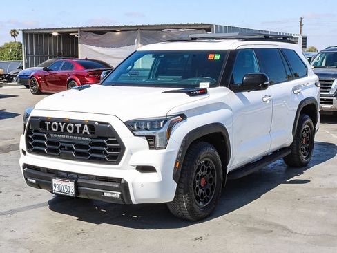 Used 2025 Toyota Sequoia TRD Pro AWD/4WD image 4