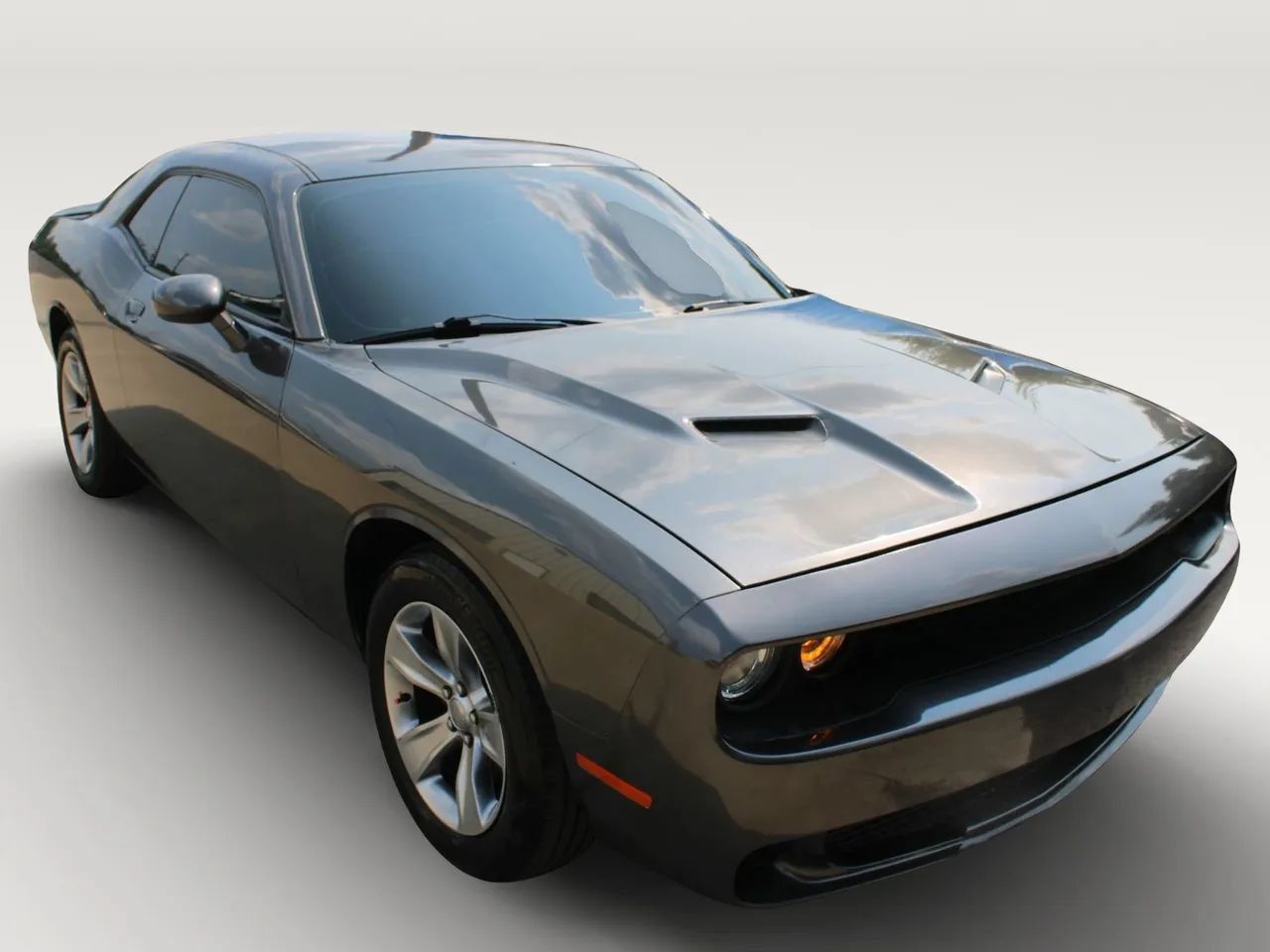 Used 2018 Dodge Challenger SXT RWD image 12