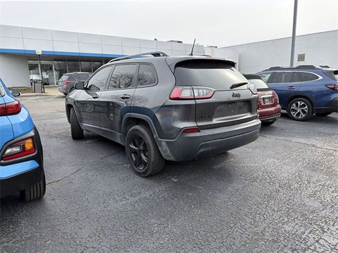 Used 2019 Jeep Cherokee Altitude image 2
