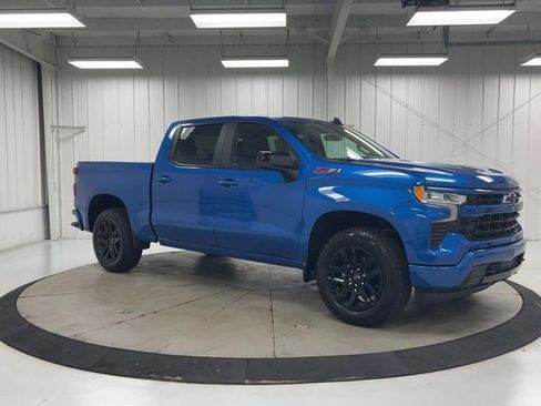 Used 2022 Chevrolet Silverado 1500 RST AWD/4WD image 2