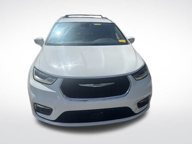 Used 2022 Chrysler Pacifica Touring-L FWD image 7
