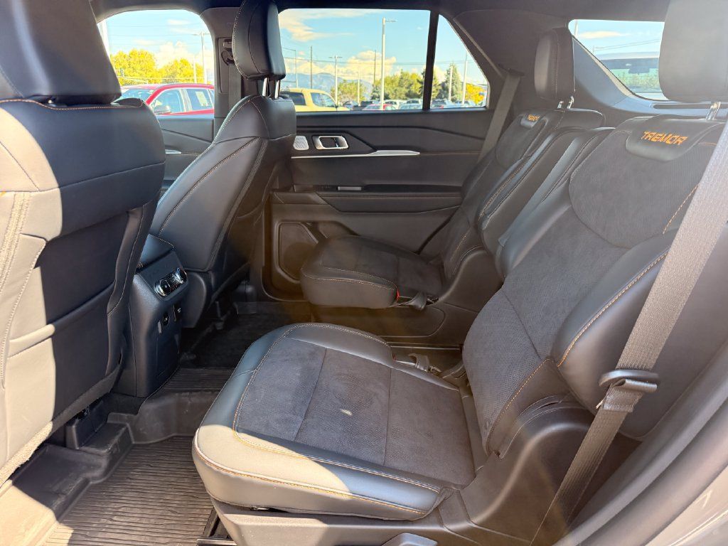 Used 2026 Ford Explorer Tremor w/ Tremor Ultimate Package AWD/4WD image 5