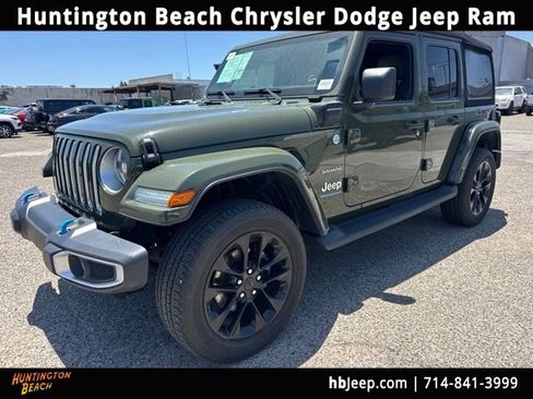 Used 2023 Jeep Wrangler Unlimited Sahara w/ Cold Weather Group AWD/4WD image 1