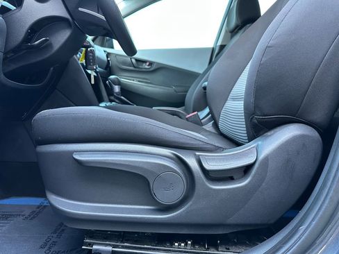 Used 2019 Hyundai Kona SE FWD image 39