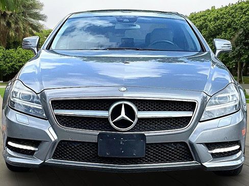 Used 2013 Mercedes-Benz CLS 550 w/ Premium I Pkg image 2