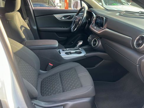 Used 2020 Chevrolet Blazer LT FWD image 9