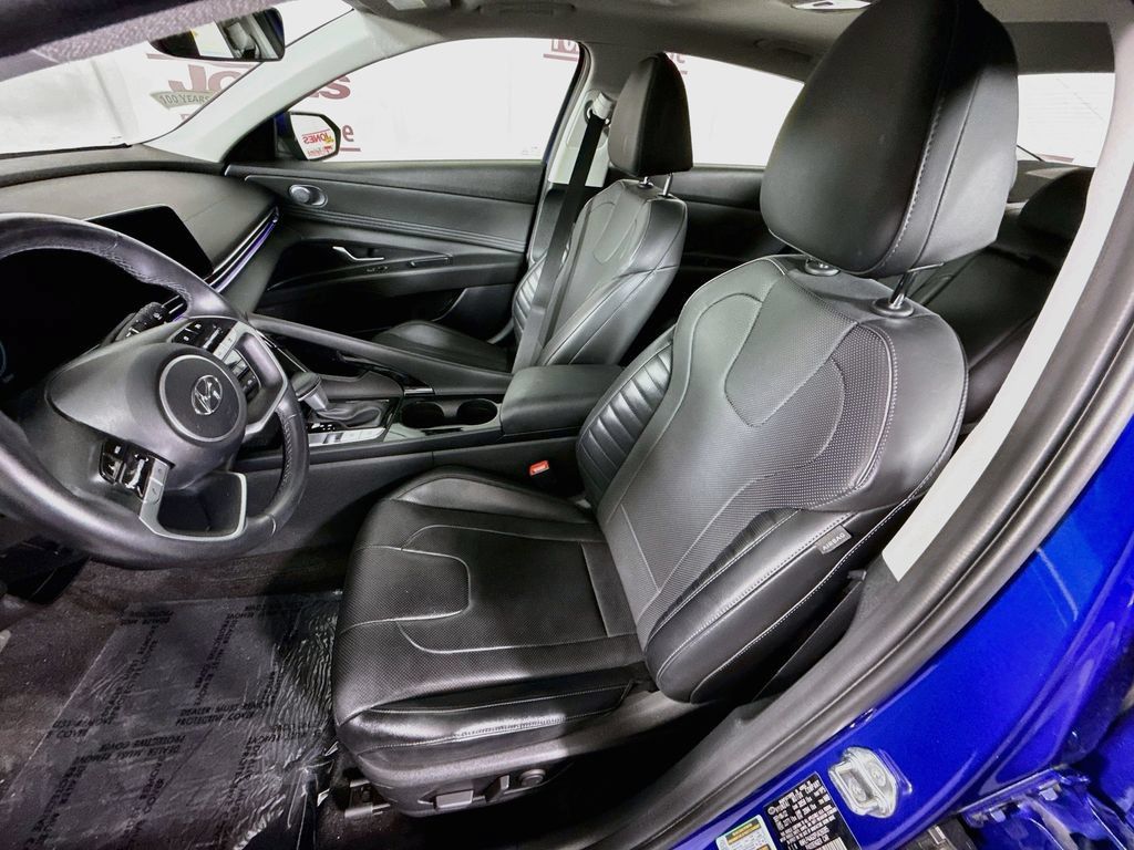 Used 2023 Hyundai Elantra Limited FWD image 28