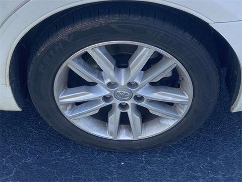 Used 2014 Toyota Avalon XLE Premium image 5