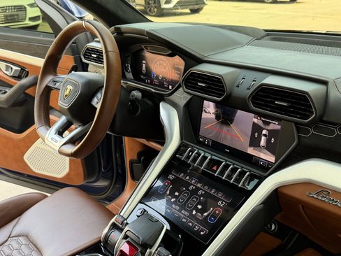 Used 2019 Lamborghini Urus AWD/4WD image 39