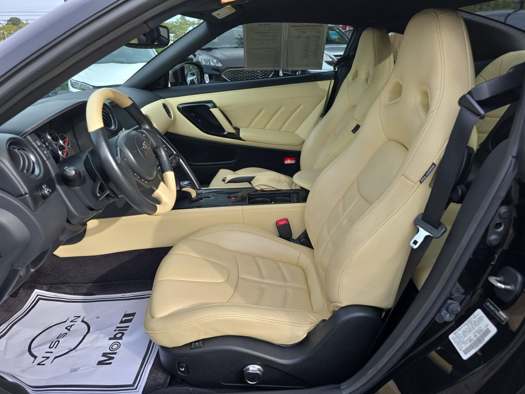 Used 2015 Nissan GT-R Premium AWD/4WD image 15