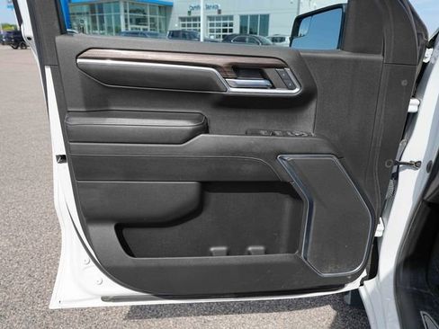 Used 2022 Chevrolet Silverado 1500 LT AWD/4WD image 25