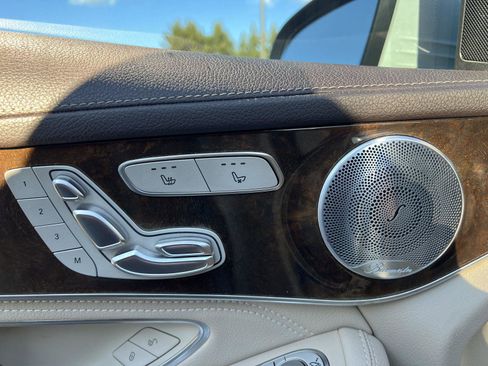 Used 2018 Mercedes-Benz GLC 300 4MATIC image 12