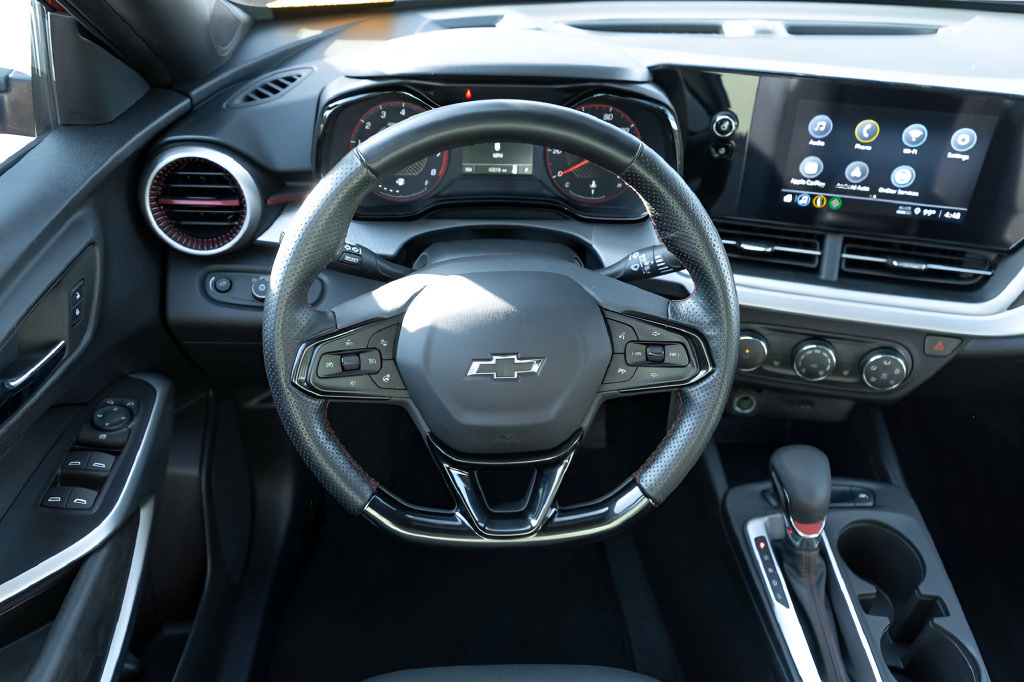 Used 2025 Chevrolet Trax RS FWD image 18