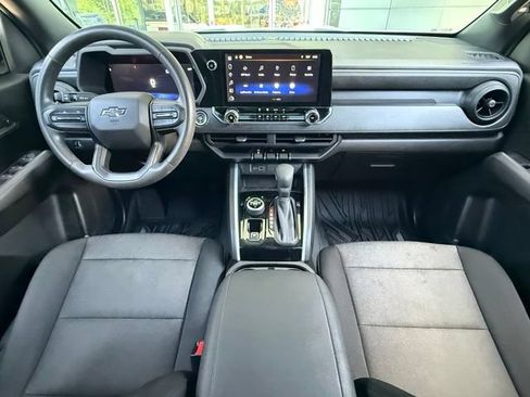 Used 2024 Chevrolet Colorado Trail Boss AWD/4WD image 19