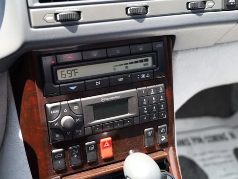 Used 2001 Mercedes-Benz SL 500 image 8