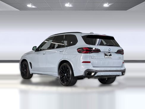 Used 2026 BMW X5 sDrive40i w/ M Sport Package RWD image 3