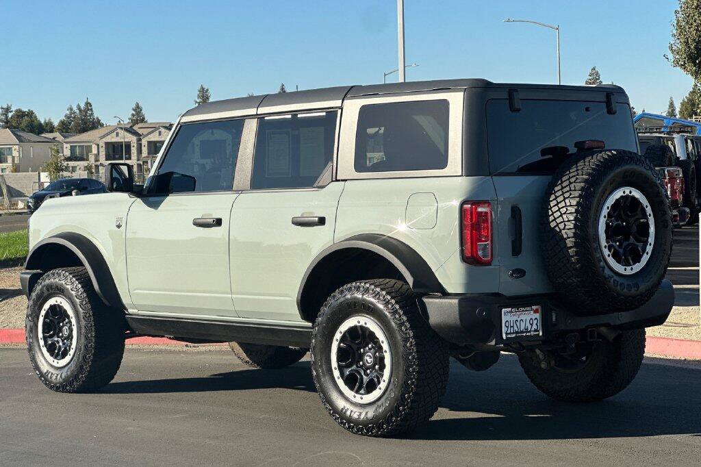 Used 2023 Ford Bronco Big Bend w/ Sasquatch Package AWD/4WD image 6