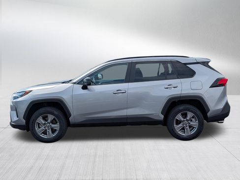 Used 2024 Toyota RAV4 LE AWD/4WD image 4