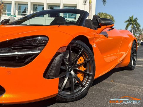 Used 2022 McLaren 720S Spider image 14