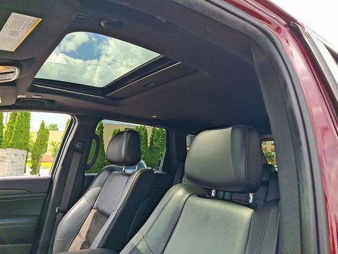 Certified 2021 Jeep Grand Cherokee Laredo X AWD/4WD image 13