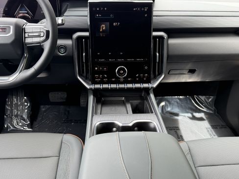New 2026 GMC Acadia AT4 AWD/4WD image 18