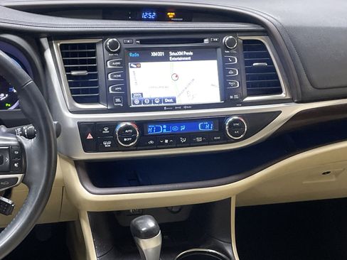 Used 2016 Toyota Highlander Limited image 30