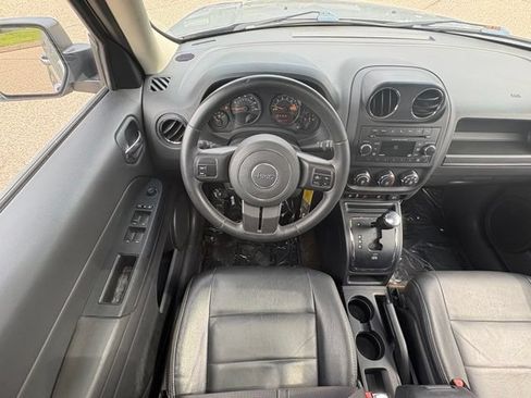 Used 2015 Jeep Patriot High Altitude AWD/4WD image 11