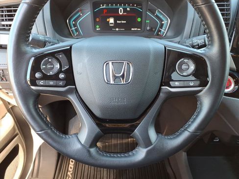 Used 2023 Honda Odyssey Touring image 18
