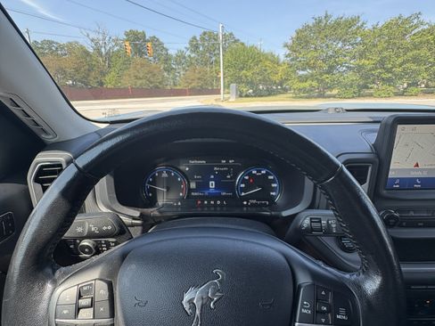 Used 2023 Ford Bronco Sport Outer Banks w/ Tech Package AWD/4WD image 12
