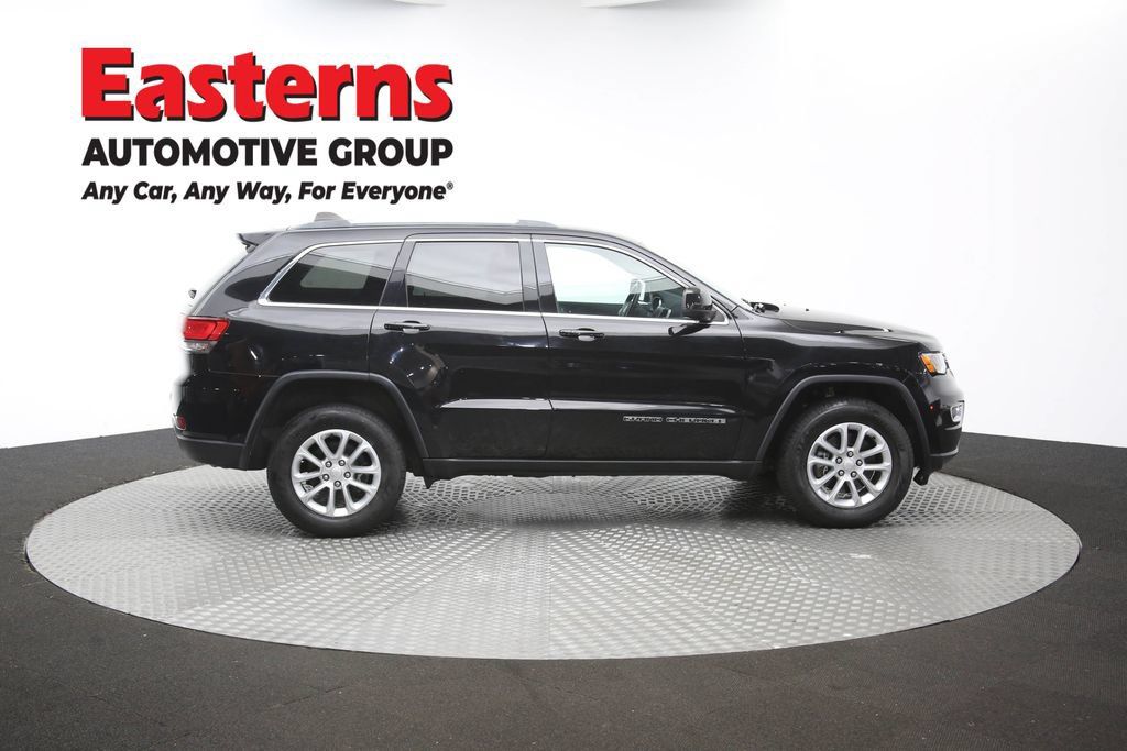 Used 2021 Jeep Grand Cherokee Laredo AWD/4WD image 47