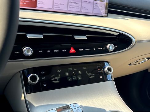 New 2026 Genesis GV70 2.5T Select image 9