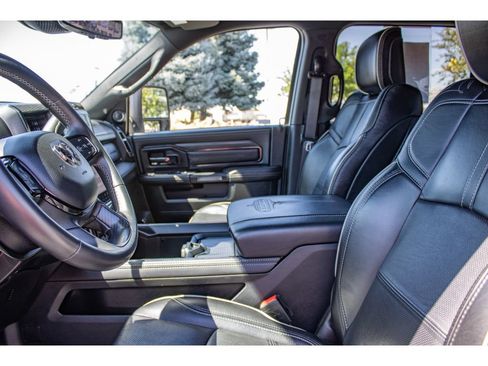 Used 2023 RAM 2500 Limited AWD/4WD image 29
