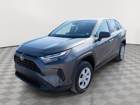 Used 2024 Toyota RAV4 LE image 7