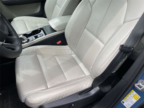 Used 2023 Volvo XC40 B5 Plus w/ Driver Assist Package AWD/4WD image 10
