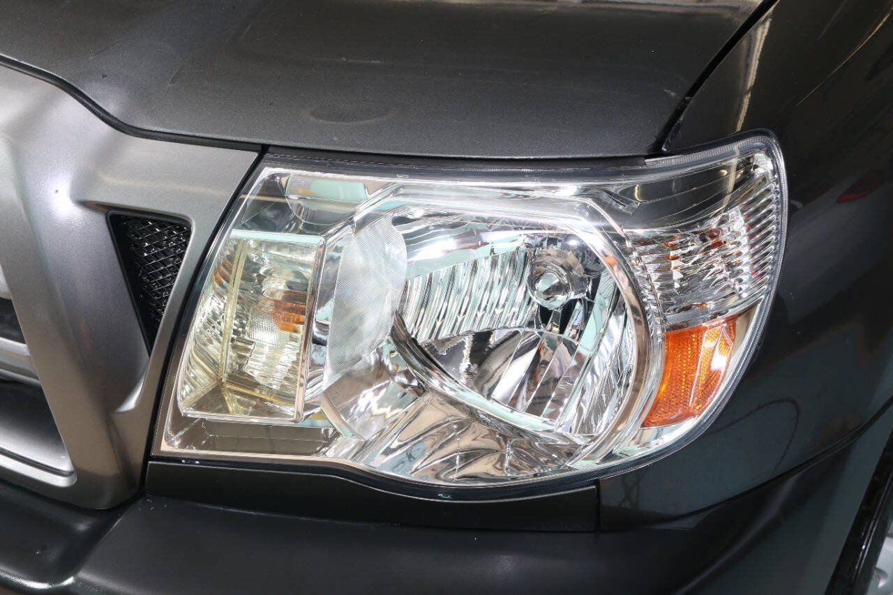 Used 2011 Toyota Tacoma 2WD Regular Cab image 10