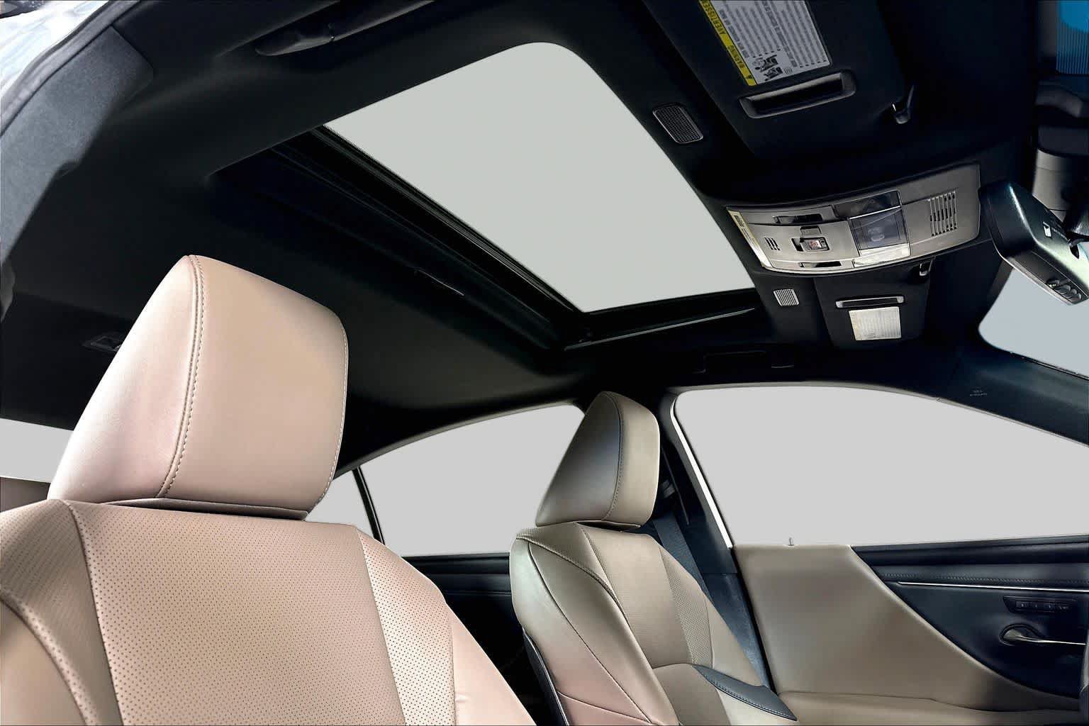 Used 2025 Lexus ES 350 w/ Premium Package FWD image 13