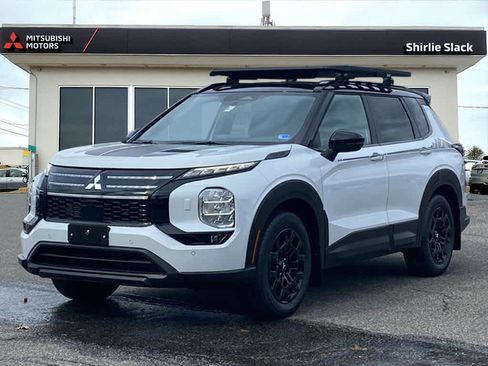 New 2026 Mitsubishi Outlander Trail Edition image 1