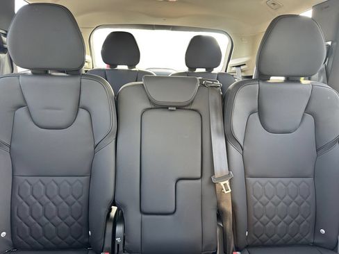 Certified 2025 Volvo XC90 B5 Core AWD/4WD image 24