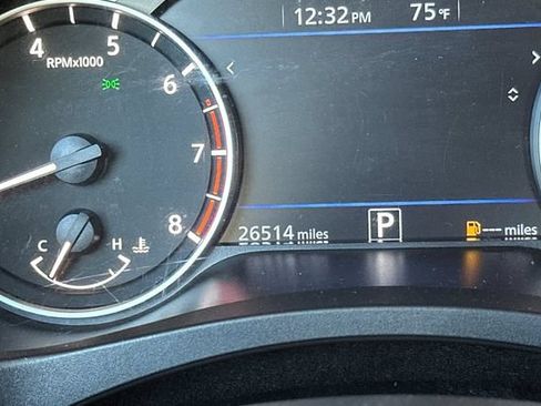 Used 2025 Nissan Altima 2.5 SV FWD image 24